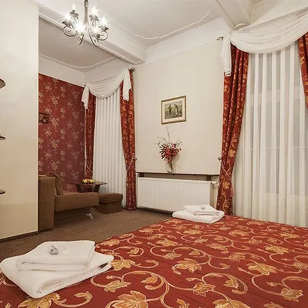 Aparthotel Abella & By Artery 3*