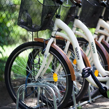 Apartahotel Abella & By Artery