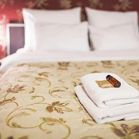 Aparthotel Abella & By Artery 4*