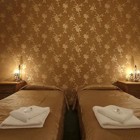 Abella & By Artery Cracovia