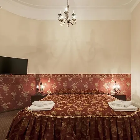 Aparthotel Abella & By Artery 4*