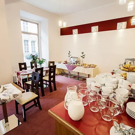 Aparthotel Abella & By Artery 3*